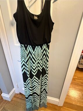 Sleeveless maxi dress